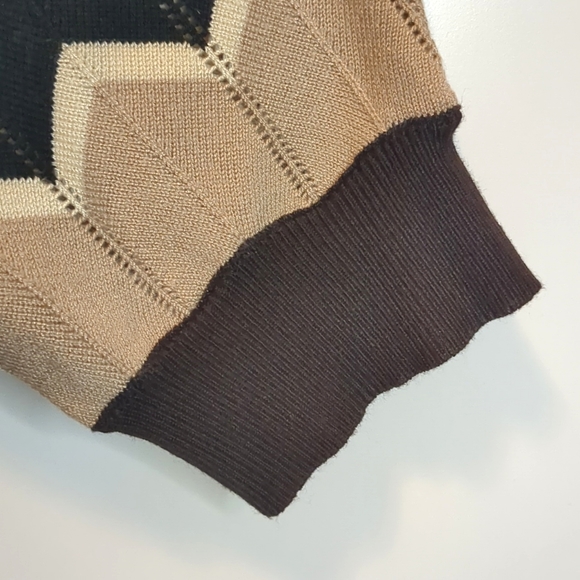 Brown and White Zig Zag Pattern Sweater - Picture 3 of 5